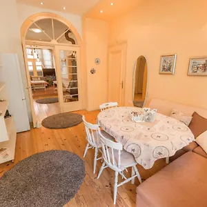 Tomovi - Three Bedrooms Center Apartment