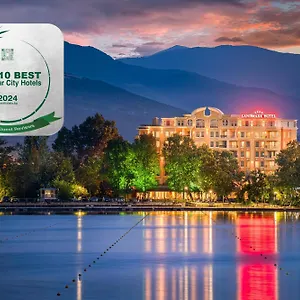 Landmark Creek And Wellness מלון