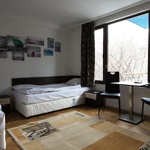  Хостел Guest Old Captain Болгария